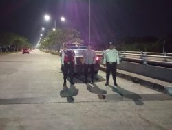 Ini menciptakan rasa aman dan mengurangi kejahatan. Patroli rutin personel Polsek Pasar Kemis
