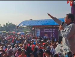 Puluhan ribu pendukung MADANI Maesyal dan Intan dari masyarakat Rajeg ikut serta dalam acara jalan sehat.