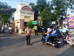 Berikan Pelayanan Prima Kepada Masyarakat Polsek Panongan Laksanakan Strong Point Gatur Lalin 