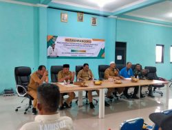 Babinsa Pelda Darwanto mengawasi pertemuan Musrenbangdes Desa: Fokus pada RKP Desa 2024.