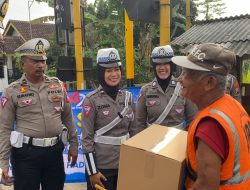 Peringati Hari Lalu Lintas Bhayangkara, Polres Blitar Kota Berbagi Bantuan Sosial
