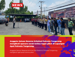 Anggota Satuan Reserse Kriminal (Sat Reskrim) Polresta Tangerang mengikuti apel serah terima piket