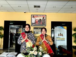 Polwan Sat Reskrim Polresta Tangerang Melaksanakan Piket Pelayanan di Lobby Polresta Tangerang