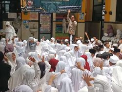 Sosialisasi pada anak bersama Pendongeng Kak Harris di SD Muhammadiyah 11 Surabaya