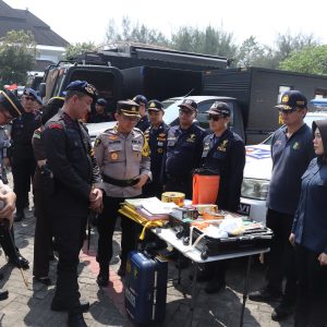 Kapolresta Tangerang Hadiri Kegiatan Pengecekan Almatsus dan Kendaraan Siaga Bencana Polda Banten