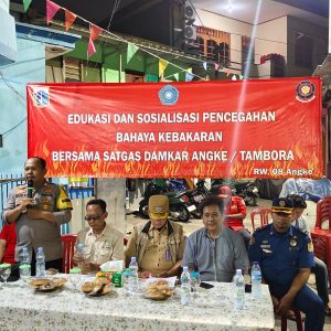 Cegah Kebakaran di Tambora, Polsek Tambora dan Damkar Gelar Edukasi Warga