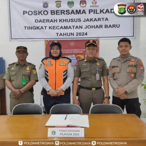 Pengamanan Gudang Logistik Pilkada Pagi Hari, Kanit Intelkam Bersama Anggota Samapta Satpol. PP. Dan Dishub