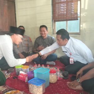 PJ Bupati Tangerang Melayat ke Keluarga Korban Kecelakaan di Pekalongan