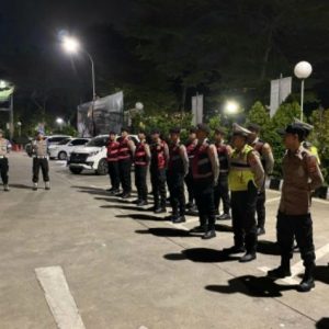 Kasi Humas Polresta Tangerang Memimpin Apel Malam untuk Antisipasi Gangguan Kamtibmas