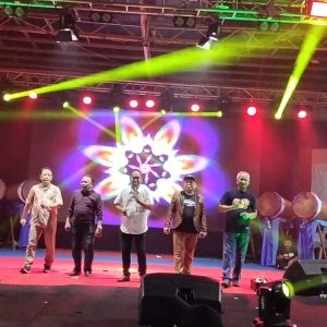 Pelawak Azis Gagap Meriahkan Acara Ulang Tahun Ke-5 Semesta