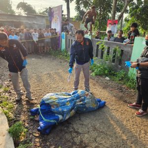 Polisi Segera Tiba di Lokasi Penemuan Mayat di Cikupa   