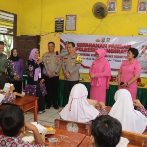 Polresta Tangerang Berikan Makan Siang Bergizi Kepada Anak Sekolah, Wujudkan Generasi Bangsa Berkualitas