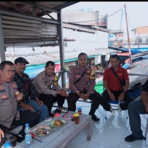 Kanit Bhabinkamtibmas Polsek Cikupa Jalin Silaturahmi Dengan Pengelola Pasar Cikupa