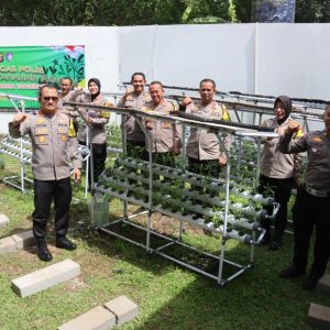 Ketahanan Pangan: Manfaatkan Lahan Pekarangan di Kantor Satpas Prototype, Polresta Tangerang untuk Budidaya Ikan dan Sayuran
