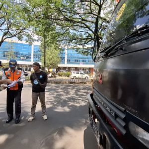 Pemkot Tangsel Laksanakan Operasi Gabungan; Tindak Puluhan Truk yang Langgar Jam Operasional