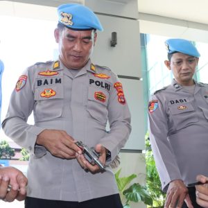 Kapolresta Tangerang Perintahkan Pemeriksaan Senjata Api dan Penampilan Personel Pengamanan Pilkada   