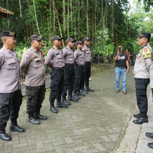 Pastikan Rapat Pleno Berjalan Aman dan Lancar, Satgas Humas Polresta Tangerang Tinjau Rapat Pleno PPK Kecamatan Jambe