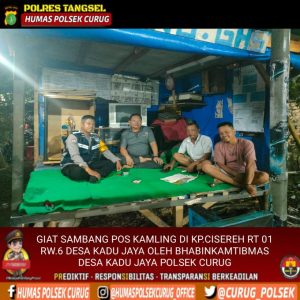 Bhabinkamtibmas Desa Kadu Jaya Polsek Curug, mengunjungi Pos Kamling