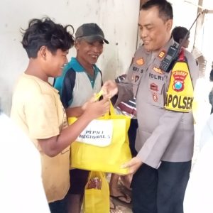 Gerak Cepat Polisi Bersama TNI dan BPBD Evakuasi Warga Terdampak Banjir di Jember