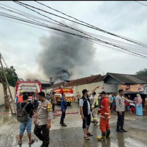 Pabrik Kopra di Mekarjaya Panongan Terbakar, Diduga Api Berasal dari Oven