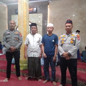 Kapolsek Memimpin Personil Polsek Balaraja Sholat Subuh Keliling di Masjid Baiturrahman Balaraja
