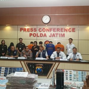 Polda Jatim Bongkar Sindikat Perjudian Online Internasional dan Pencucian Uang Senilai Rp1,4 Triliun