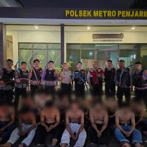 Diduga Hendak Tawuran, 13 Remaja Konvoi Bawa Sajam diamankan Tim patroli perintis Presisi Polres Metro Jakarta Barat
