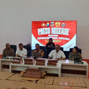Gabungan Polrestabes dan Bea Cukai Jatim I Mengamankan Mobil Box Bermuatan Rokok Ilegal