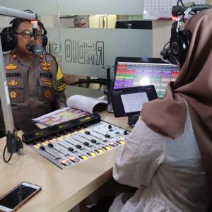 Polresta Tangerang Sosialisasikan OPS Lilin Maung 2024 Melalui Dialog Interaktif di Tangerang Radio   