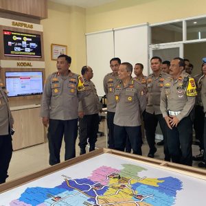 Tim Supervisi Mabes Polri Memeriksa Posko Operasi Lilin dan Command Center Polresta Tangerang