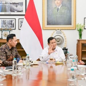 Menko AHY Melaporkan Kemajuan Program Infrastruktur kepada Presiden Prabowo.