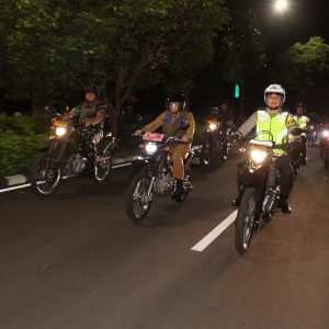 Kapolresta Tangerang Bersama Forkopimda Melaksanakan Patroli Gabungan untuk Pengamanan Malam Tahun Baru 2025