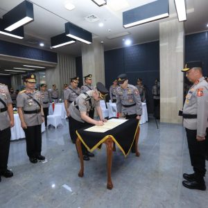 Pimpin Sertijab, Irjen. Pol. Sandi Tekankan Humas Sebagai Fungsi Utama Polri