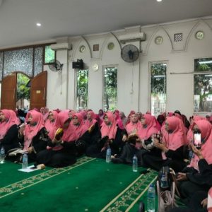 FORMAT AKHLAQUL KARIMAH Kecamatan Periuk Gelar Acara Pengajian Bulanan di Masjid Al Mustaqim. 