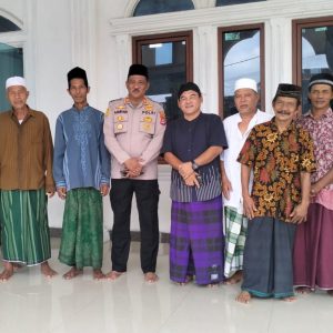 Kapolsek Kresek AKP A. Suryadi lakukan Sambang Tokoh Agama di Desa Cibetok sebagai bentuk kepedulian dan pendekatan diri