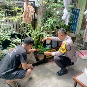 Bhabinkamtibmas Polsek Pasar Kemis Motivasi Warga Tanam Jahe dan Cabe di Pekarangan   