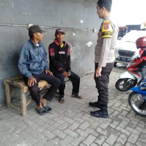 Brigadir Ahmad Sopianto Bhabinkamtibmas Polsek Balaraja Melaksanakan Sambang & Poliran (Polisi Peduli Pengangguran) Serta Berikan Pesan-pesan Kamtibmas Kepada Warga Desa Talagasari