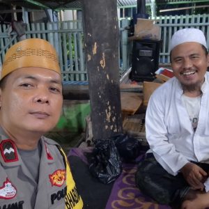 Aipda Rahmat Bhabinkamtibmas Polsek Balaraja Menghadiri Acara Rutinitas Pengajian Manakib Bulanan di Ponpes Al-Faqih Desa Kubang