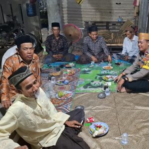 Bhabinkamtibmas Polsek Balaraja Aipda Rahmat Menghadiri Acara Penutupan Pengajian Sementara Menjelang Bulan Suci Ramadhan Bersama REBOMA (Remaja Bojong Manuk)