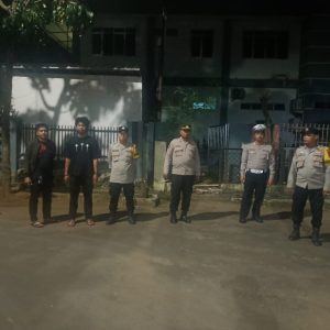 Anggota Polsek Balaraja Giat Laksanakan Pengamanan Sispam Mako Malam Hari Guna Tingkatkan Keamanan di Mako Polsek Balaraja Polresta Tangerang 