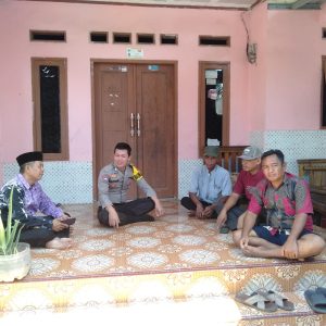Bhabinkamtibmas Polsek Balaraja Giat Sambang & DDS Antisipasi Guantibmas di Desa Binaan