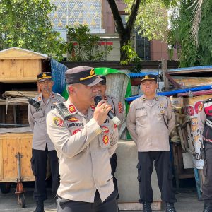 Kapolsek Tigaraksa Pimpin Apel Pengamanan Aksi Unjuk Rasa di Kantor Kejaksaan Kabupaten Tangerang