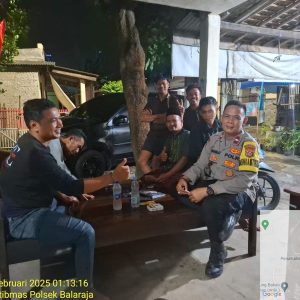 Rahmat Bhabinkamtibmas Polsek Balaraja Melaksanakan Siskamling & Sambang Warga Binaan Guna Antisipasi Guantibmas di Desa KubangAipda 