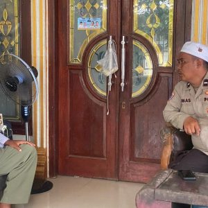 Aipda Dimas Herdian kunjungi Tokoh Masyarakat di Desa Rancagede guna menjalin Tali Silaturahmi dengan para Sesepuh