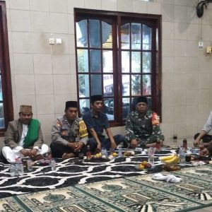 Aiptu Sukarna bersama Babinsa Koramil 07 Kresek lakukan Sambang DDS di Desa Patrasana   