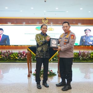 Polri-Kemenhut Tandatangani MoU, Komitmen Jaga Hutan Indonesia dengan Penegakan Hukum