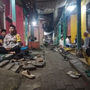 Bhabinkamtibmas Aipda Ikrar Dari Polsek Balaraja Menghadiri Acara Tahlilan Sekaligus Sambang Warga Binaan