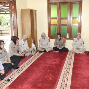 Polresta Tangerang Melaksanakan Pembinaan Rohani dan Mental untuk Meningkatkan Iman dan Takwa