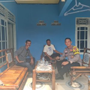 Sambang Tokoh Masyarakat Bhabinkamtibmas Aipda Rahmat Sampaikan Himbauan Kamtibmas