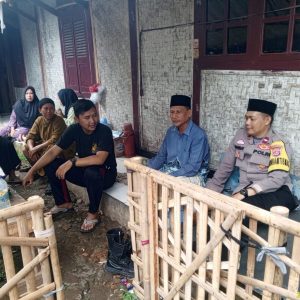 Bhabinkamtibmas Polsek Balaraja Aipda Rahmat Melaksanakan Sambang Tokoh & Beri Pesan Kamtibmas Kepada Masyarakat Binaan Desa Kubang    
